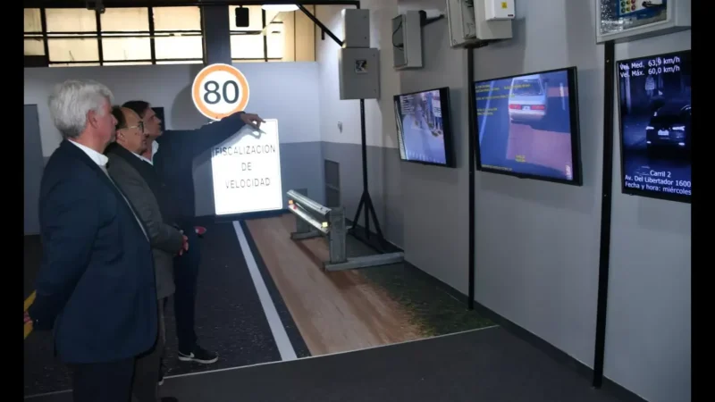 Intendente Salomón visita empresa tecnológica para avanzar en seguridad vial