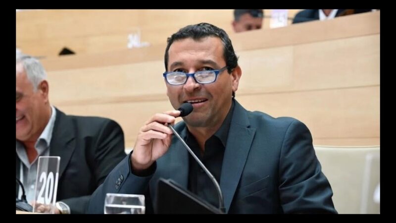La licencia de Flores se define este miércoles en la Unicameral de Córdoba