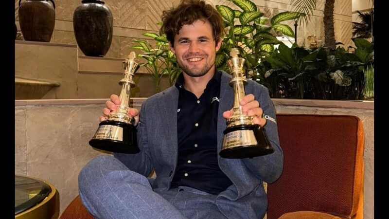 Magnus Carlsen defiende a la vieja guardia del ajedrez
