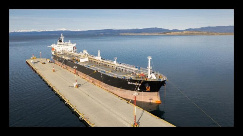 Tensión en el Atlántico Sur por un petrolero británico que amarró en Ushuaia